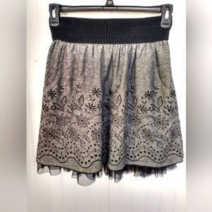 Women's Skirt w/ Ruffled lining